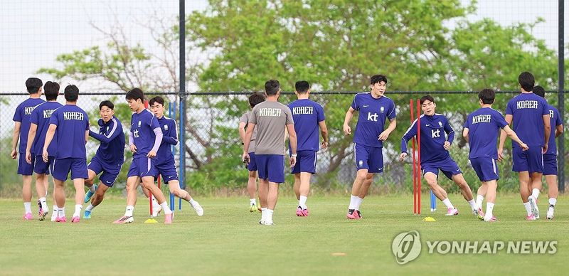 훈련하는 대표팀 (출처=연합뉴스)