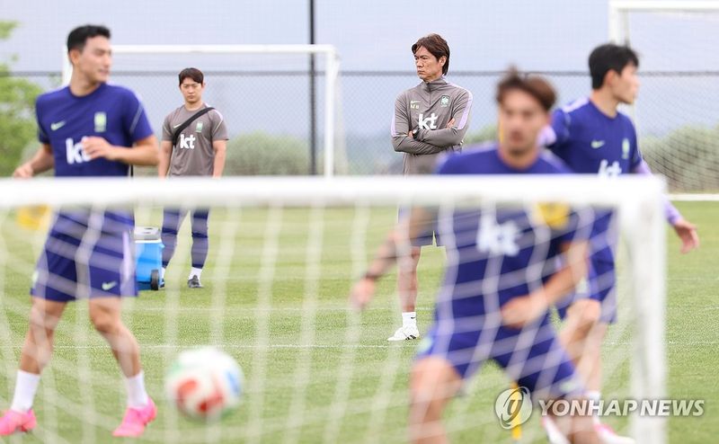 경기 하루 앞둔 홍명보 감독 (출처=연합뉴스)