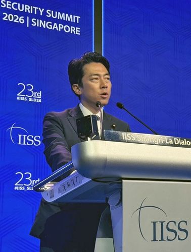 31일 싱가포르에서 개최된 아시아안보회의(샹그릴라 대화)에서 연설하는 고이즈미 신지로 일본 방위상. 출처=연합뉴스