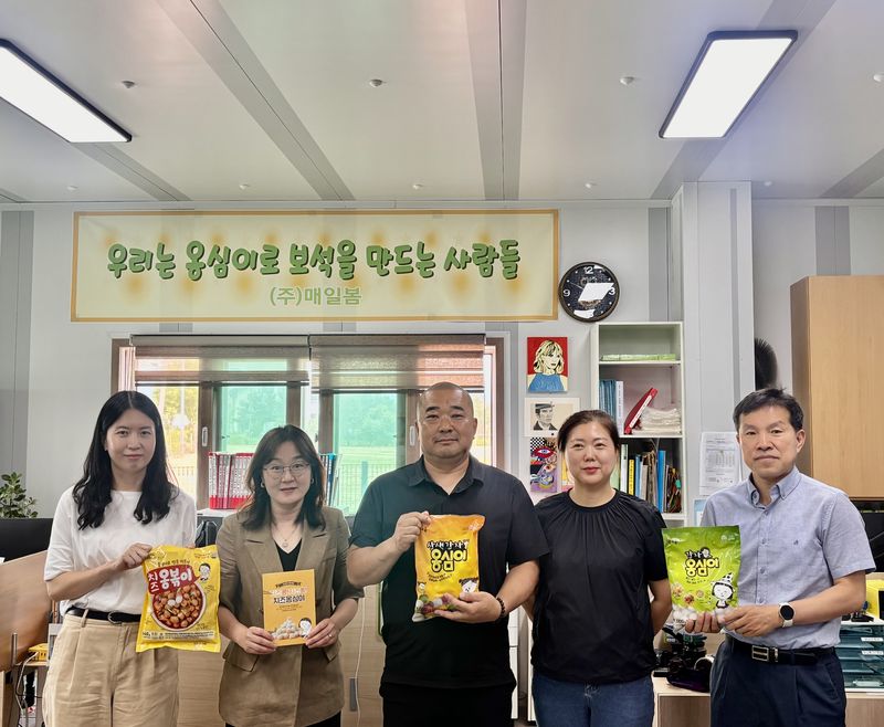 강원특별자치도와 강원테크노파크는 1일 춘천의 떡류 제조기업 매일봄을 방문, 스마트공장 구축 현황을 점검했다. 강원테크노파크 제공