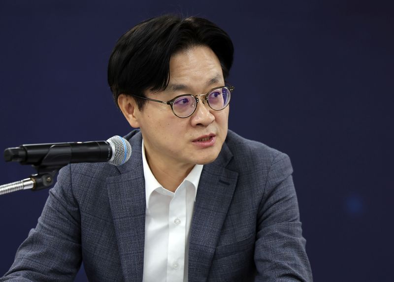 [서울=뉴시스] 홍효식 기자 = 김정관 산업통상부 장관이 18일 서울 영등포구 SK증권빌딩에서 열린 산업성장펀드 출범식 및 산업금융 전략회의에서 인사말하고 있다. 2026.05.18. yesphoto@newsis.com