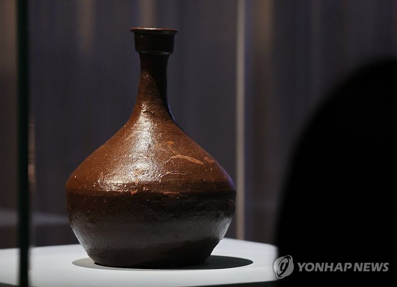 프랑스 소장 '옹기 주병' (출처=연합뉴스)