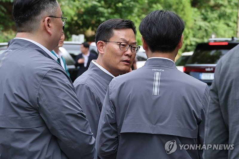 사고수습 대책 논의하는 손재일 대표이사 (출처=연합뉴스)