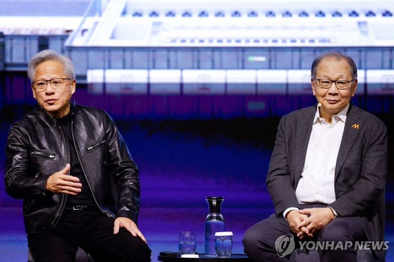 젠슨 황 엔비디아 CEO와 릭 차이 미디어텍 CEO (출처=연합뉴스)