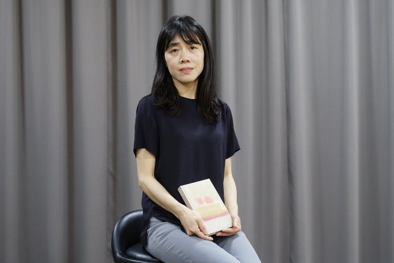 '딸기 이론' 출간한 김숨 소설가 (출처=연합뉴스)