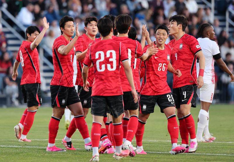 대한민국 축구대표팀 조규성이 30일(현지시간) 미국 유타주 솔트레이크시티 브리검 영 대학교 BYU 사우스필드 경기장에서 2026 국제축구연맹(FIFA) 북중미 월드컵 앞두고 열린 대한민국과 트리니다드 토바고의 평가전에서 멀티골을 넣고 동료들과 기뻐하고 있다. 2026.5.31 ⓒ 뉴스1 임세영 기자