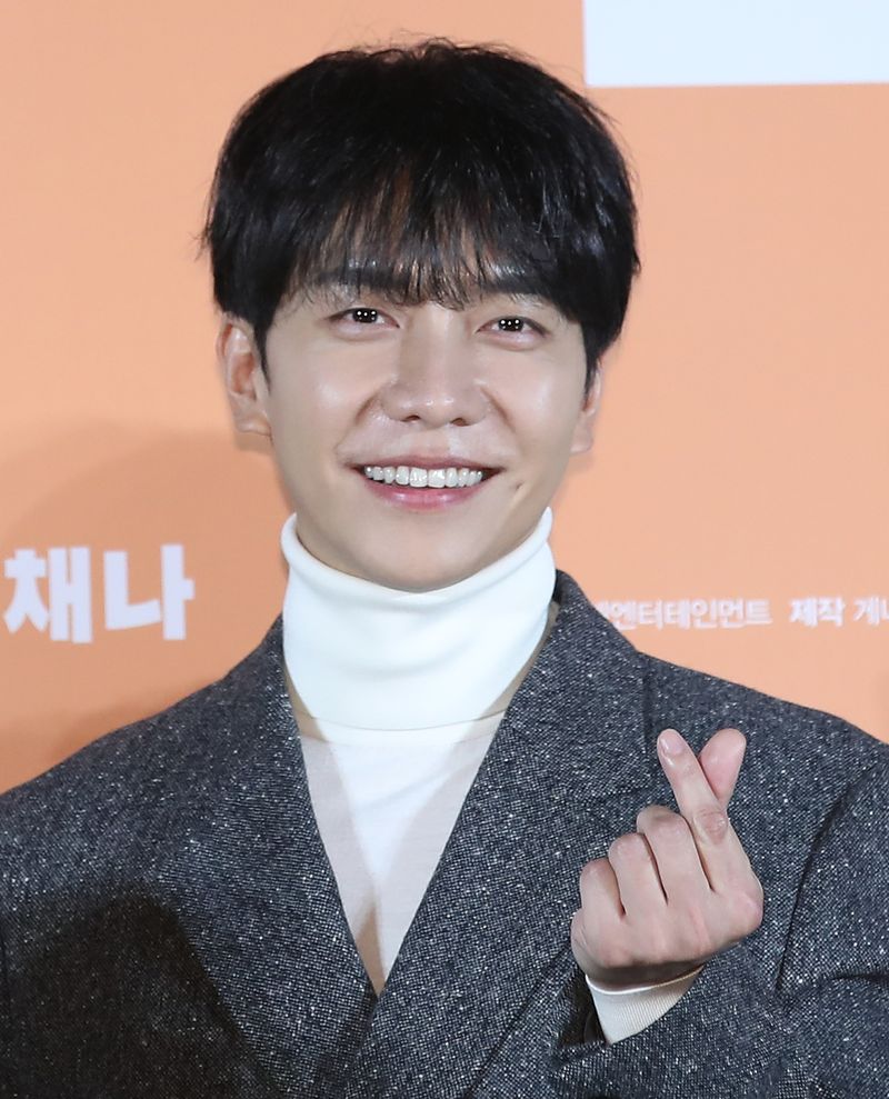 가수 겸 배우 이승기 관련 사진 - 이승기 정산금 소송 청구액과 항소 금액