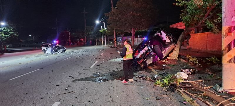 지난 4일 밤 전북 남원시 노암동 한 도로에서 차량 간 정면충돌 사고가 났다. 전북소방 제공