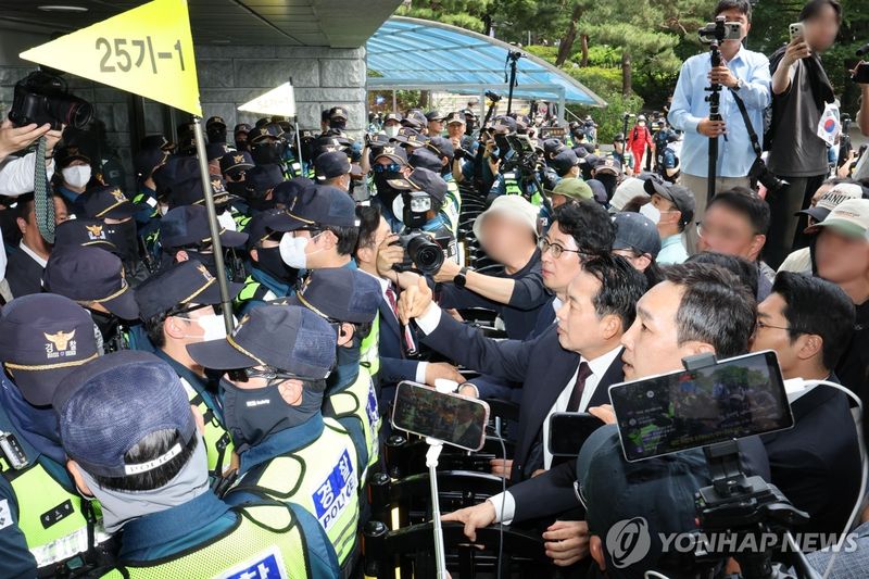 송파 개표소 찾은 장동혁 대표 (출처=연합뉴스)
