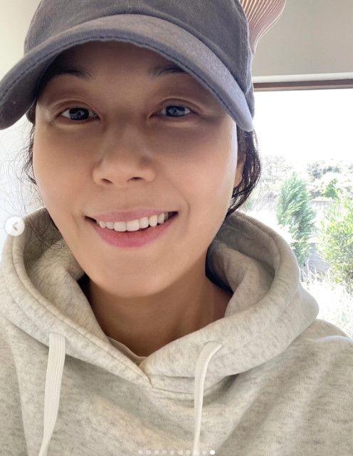 김하늘, 48세 맞아? 볼 빵빵 부풀린 애교 셀카…독보적 동안 미모