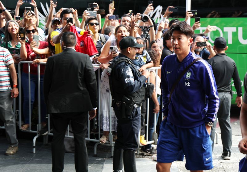 대한민국 축구대표팀 손흥민이 5일(현지시간) 2026 국제축구연맹(FIFA) 북중미월드컵이 열리는 멕시코 할리스코 과달라하라에 도착, 호텔로 이동하고 있다. ⓒ 뉴스1 임세영 기자