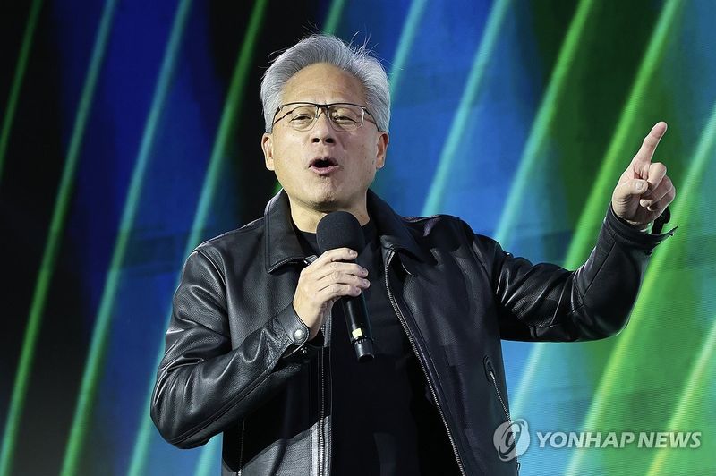 '지포스' 출시 25주년 행사에서 젠슨 황 (출처=연합뉴스)
