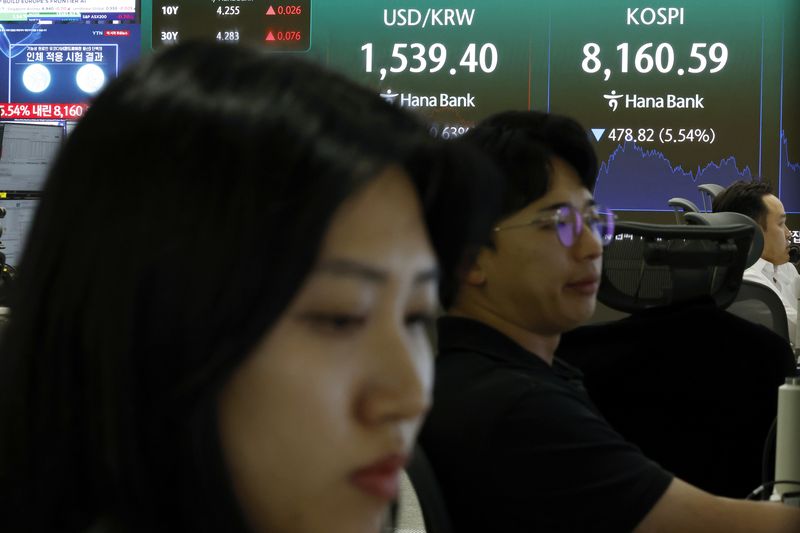 서울 중구 하나은행 딜링룸 전광판에 코스피 등 종가가 표시되고 있다. 2026.6.5 ⓒ 뉴스1 박정호 기자
