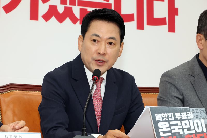 6·3 지방선거에서 불거진 투표용지 부족 사태와 관련해 재선거를 주장하고 있는 국민의힘 장동혁 대표가 8일 국회에서 열린 최고위원회의에서 발언하고 있다. 사진=박범준 기자