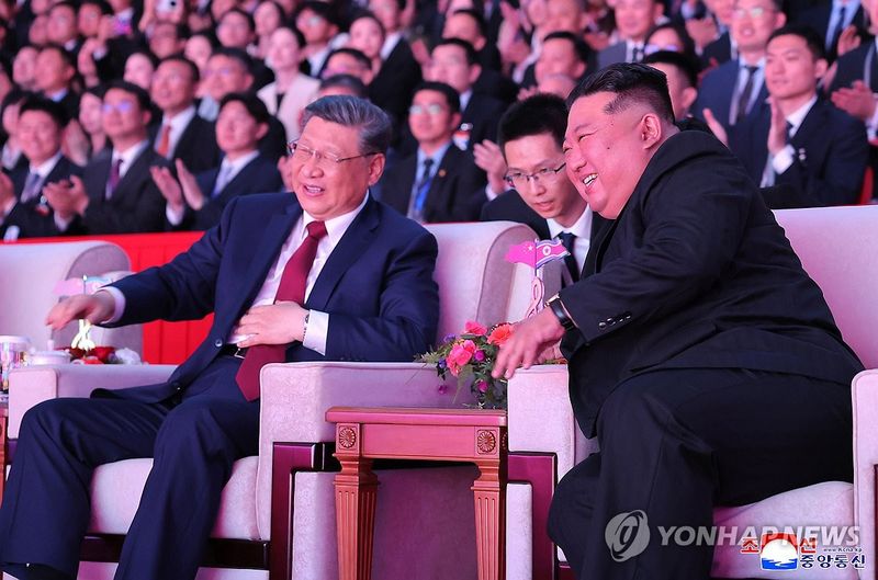 시진핑 북한 국빈 방문 환영공연 진행 (출처=연합뉴스)