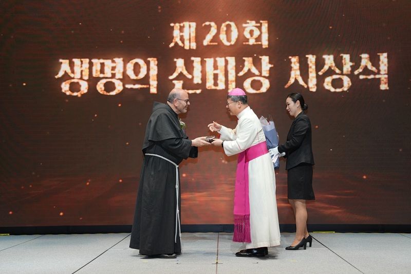 패턴만 보는 AI에 맞서는 사람들…올해 생명의 신비상 주인공은