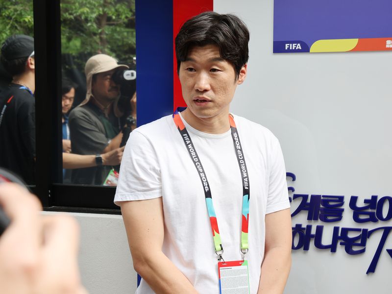 박지성이 10일(현지시간) 멕시코 과달라하라 인근 사포판에 위치한 2026 북중미 월드컵 대한민국 축구 국가대표팀 훈련장인 '치바스 바예 베르데'에서 취재진의 질문에 답하고 있다. 2026.6.11 ⓒ 뉴스1 임세영 기자