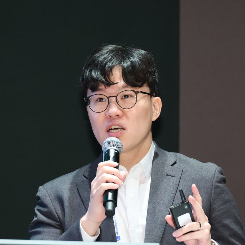 11일 서울 여의도 한국거래소에서 파이낸셜뉴스와 디지털자산거래소공동협의체(DAXA)가 공동주최한 '토크노미 코리아 2026'에서 임민호 미래에셋증권 디지털자산사업팀 수석매니저가 강연을 하고 있다. 사진=서동일 기자