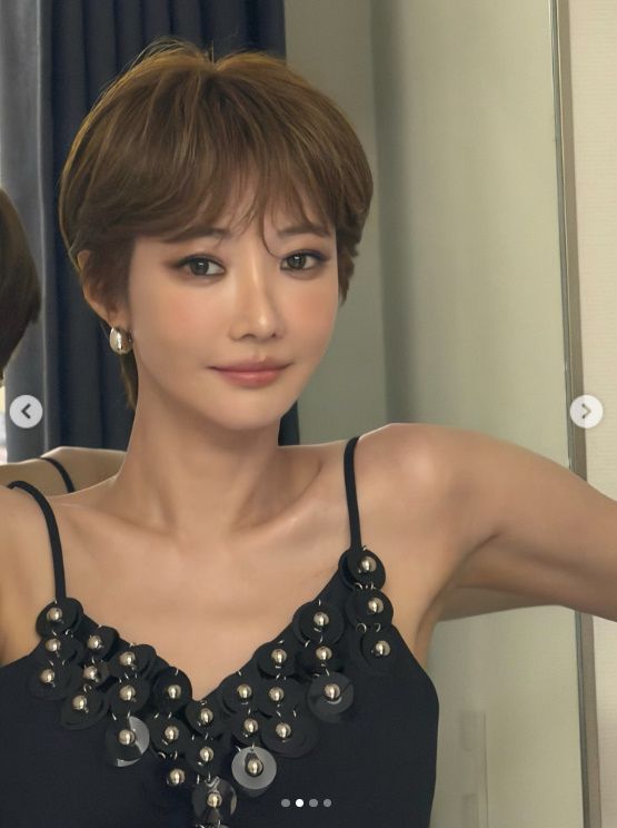 고준희, 민소매 드레스 차림으로 9등신 비율 자랑