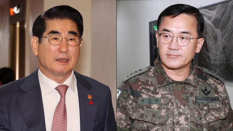 [서울=뉴시스] 12·3 비상계엄을 선포하기 위한 명분을 만들고자 북한 평양에 무인기를 투입했다는 혐의로 기소된 윤석열 전 대통령이 1심에서 징역 30년을 선고받았다. 함께 기소된 김 전 장관은 징역 30년, 여 전 사령관은 징역 15년을 선고받았다. 사진은 왼쪽부터 김용현 전 국방부 장관, 여인형 국군방첩사령관. (사진=뉴시스) *재판매 및 DB 금지