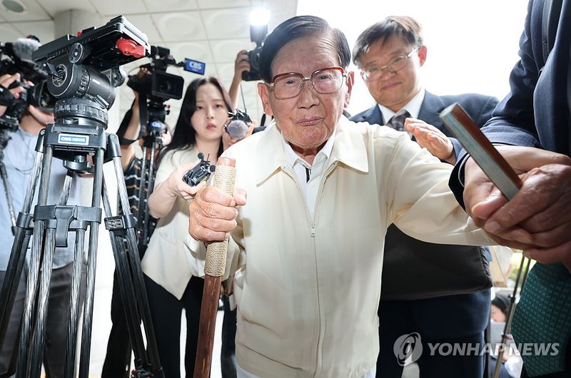 이만희 신천지 총회장 소환 조사 (출처=연합뉴스)