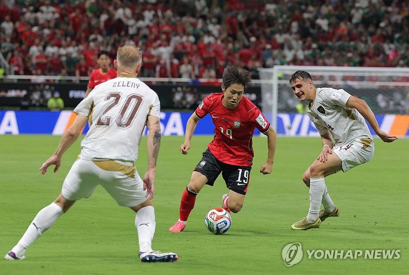 이강인의 드리블 (출처=연합뉴스)