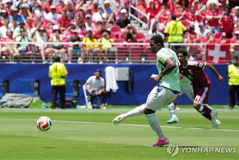 스위스의 선제골을 책임진 엠볼로 (출처=연합뉴스)