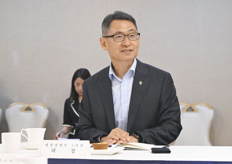 허장 재정경제부 차관이 11일 서울 종로구 정부서울청사에서 열린 '외환시장 관련 수출기업 간담회'에서 모두발언을 하고 있다. (재정경제부 제공. 재판매 및 DB금지) 2026.6.11 ⓒ 뉴스1
