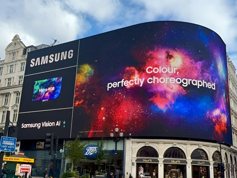 삼성전자가 홍콩 센트럴 엔터테인먼트 빌딩에서 진행중인 '마이크로 RGB' TV 옥외광고. 삼성전자 제공