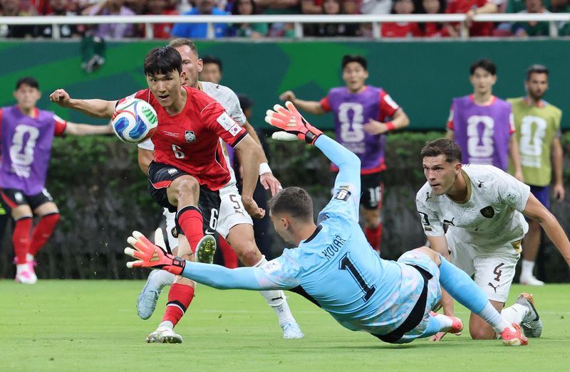 대한민국 축구국가대표팀 황인범이 11일(현지시간) 멕시코 할리스코주 사포판 과달라하라 스타디움에서 열린 2026 북중미 월드컵 A조 조별리그 1차전 대한민국과 체코의 경기에서 동점골을 넣고 있다. 뉴스1