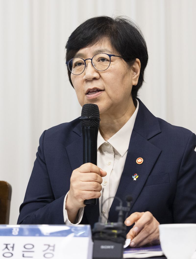 정은경 보건복지부 장관이 지난 11일 기자간담회에서 발언하고 있다. 뉴시스