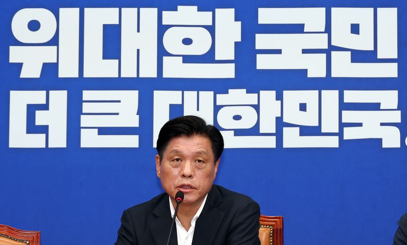 [서울=뉴시스] 최진석 기자 = 조승래 더불어민주당 사무총장이 14일 여의도 국회에서 당무 현안 관련 기자간담회를 하고 있다. 2026.06.14. myjs@newsis.com