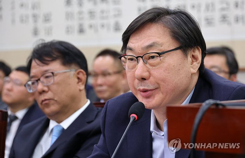 질의 답하는 이화영 전 부지사 (출처=연합뉴스)
