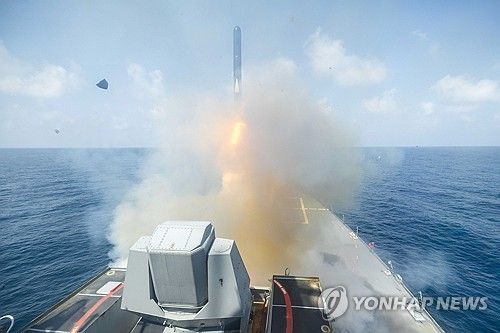 미 함정에서 발사되는 토마호크 미사일 (출처=연합뉴스)