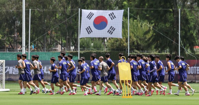 2026 북중미 월드컵에 출전하는 대한민국 축구 국가대표팀 선수들이 15일(현지시간) 멕시코 과달라하라 인근 사포판에 위치한 베이스캠프 훈련장 치바스 바예 베르데에서 훈련을 하고 있다. 2026.6.16 ⓒ 뉴스1 임세영 기자