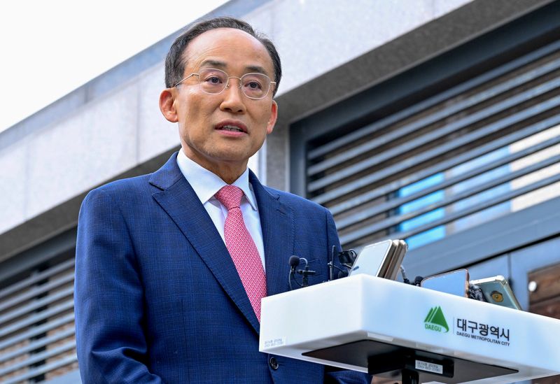 [대구=뉴시스] 이무열 기자 = 사진은 추경호 대구시장 당선인이 지난 8일 오후 대구 달성군 박근혜 전 대통령 사저에서 박 전 대통령을 예방한 후 취재진 질문에 답하는 모습. (사진=대구시장직 인수위원회 제공) 2026.06.17. photo@newsis.com *재판매 및 DB 금지