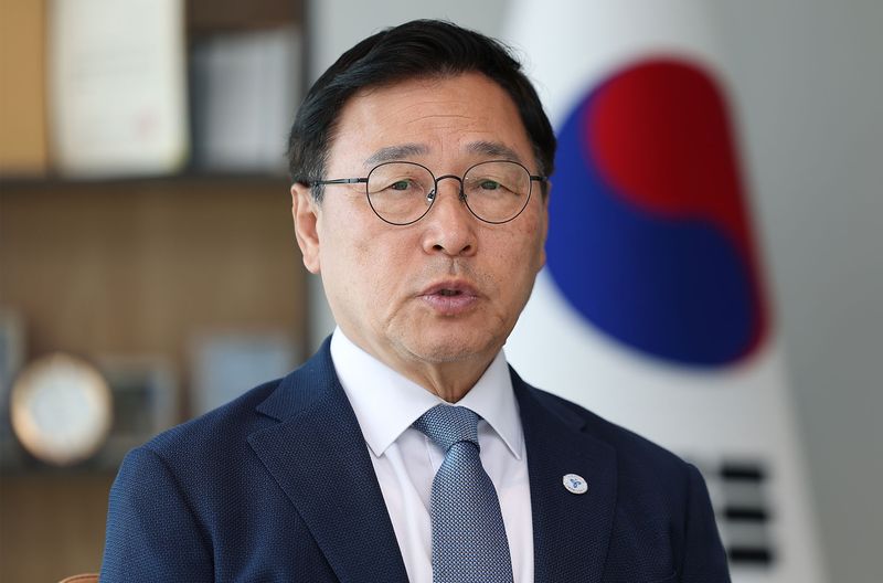 인터뷰하는 정근식 교육감 (출처=연합뉴스)