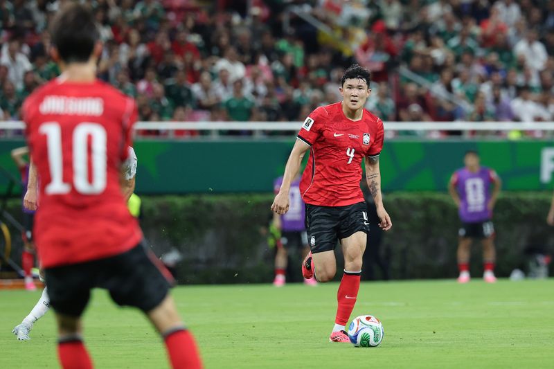 시크 꽁꽁 묶었던 '괴물' 김민재, 이번엔 멕시코 히메네스다