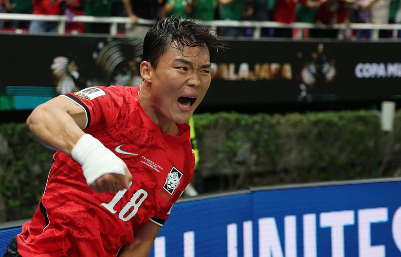 대한민국 축구국가대표팀 오현규가 11일(현지시간) 멕시코 할리스코주 사포판 과달라하라 스타디움에서 열린 2026 북중미 월드컵 A조 조별리그 1차전 대한민국과 체코 경기에서 역전골을 넣고 환호하고 있다. 뉴스1