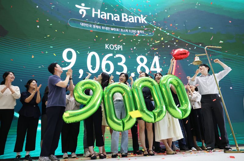 9000피에 올라탄 '빚투'…코스피 7000→9000 달릴 때 2.4조 늘었다