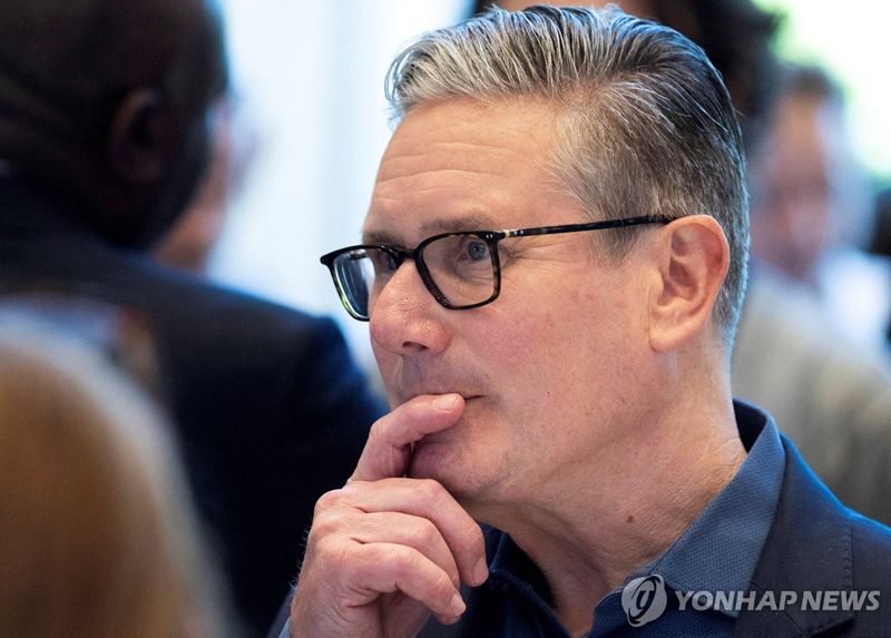 19일 행사 참석 중인 스타머 (출처=연합뉴스)