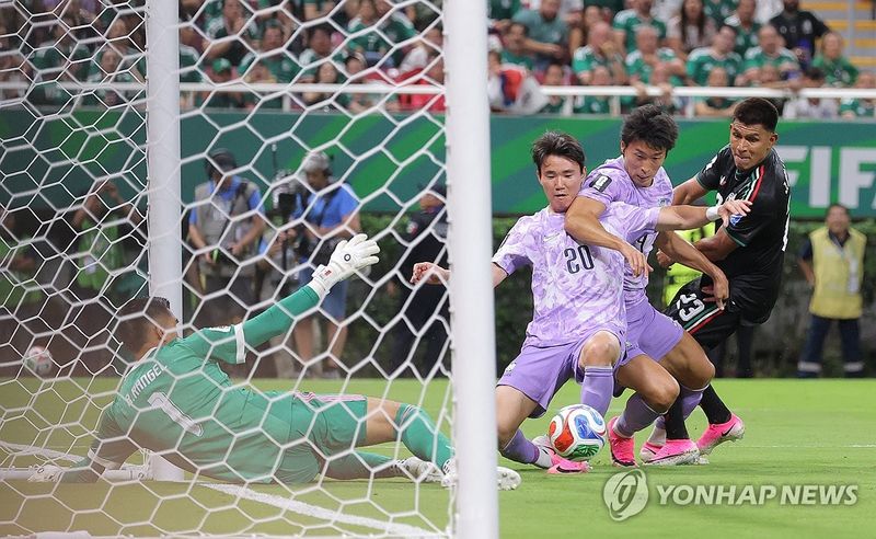 라울 랑헬에 막힌 동점 찬스 (출처=연합뉴스)