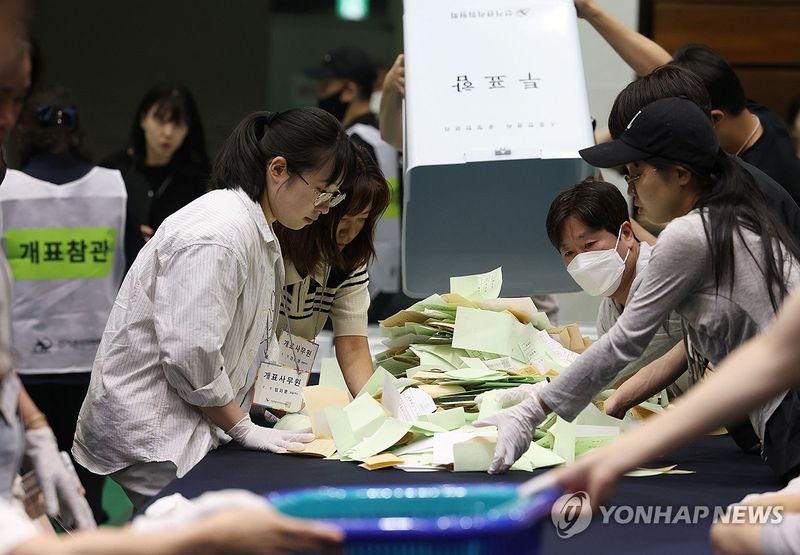 6·3지방선거 개표작업 (출처=연합뉴스)