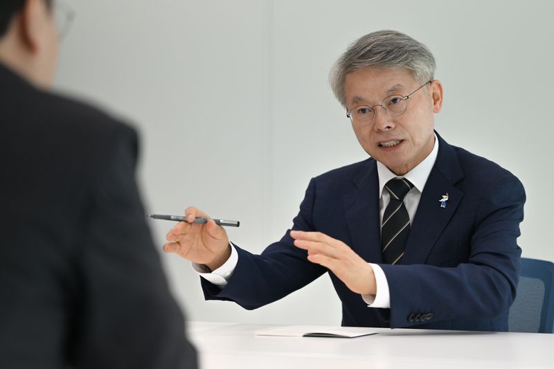 [광주=뉴시스] 이영주 기자 = 민형배 전남광주통합특별시장 당선인이 19일 오전 광주 북구 창조경제혁신센터에서 뉴시스와 인터뷰하고 있다. 2026.06.19. leeyj2578@newsis.com