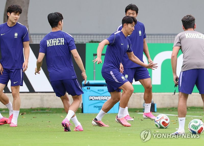 훈련하는 손흥민 (출처=연합뉴스)