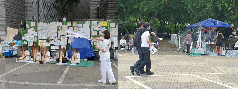 경기장 출입구 앞에서 자원봉사자들이 구호에 맞춰 하프를 연주하고 있다. (오른쪽) 20대 참가자들이 어깨동무를 한 채 경기장 인근을 거닐고 있다. 사진=최승한 기자