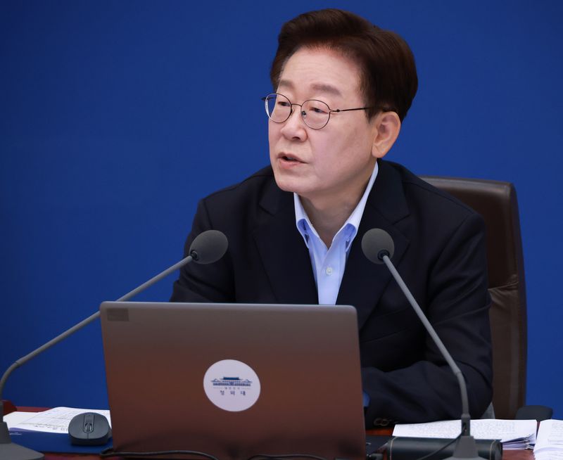 이재명 대통령이 23일 청와대에서 열린 국무회의 겸 비상경제점검회의에서 발언하고 있다. 연합뉴스