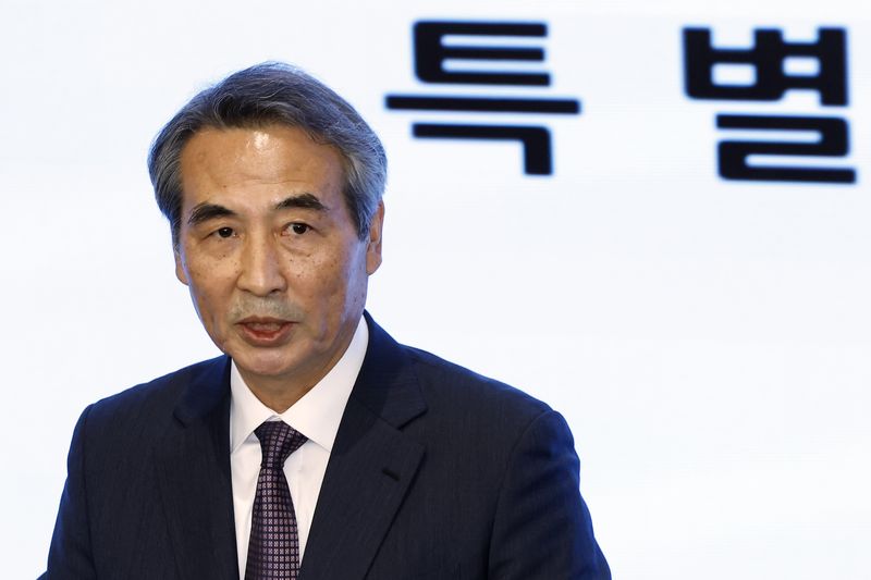김건희와 명태균·건진법사 관련 국정농단 및 불법 선거 개입 사건 등 진상규명을 위한 특별검사팀 민중기 특별검사가 29일 오전 서울 종로구 KT광화문빌딩 웨스트에 마련된 특별검사팀 브리핑룸에서 특검 수사 결과 종합 브리핑을 하고 있다. 사진=뉴스1