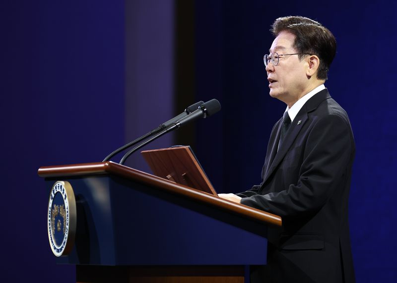 이재명 대통령이 25일 경기 수원시 영통구 수원컨벤션센터에서 열린 6·25 전쟁 제76주년 기념식에서 기념사를 하고 있다. 청와대통신사진기자단
