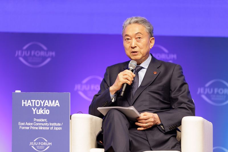 하토야마 전 총리는 "동아시아는 제로섬 안보에서 벗어나 공동·협력·포괄 안보로 나아가야 한다"며 기후 대응과 에너지 전환, 디지털 기술 윤리 등을 공동 협력 분야로 제시했다. /사진=제주포럼 사무국 제공
